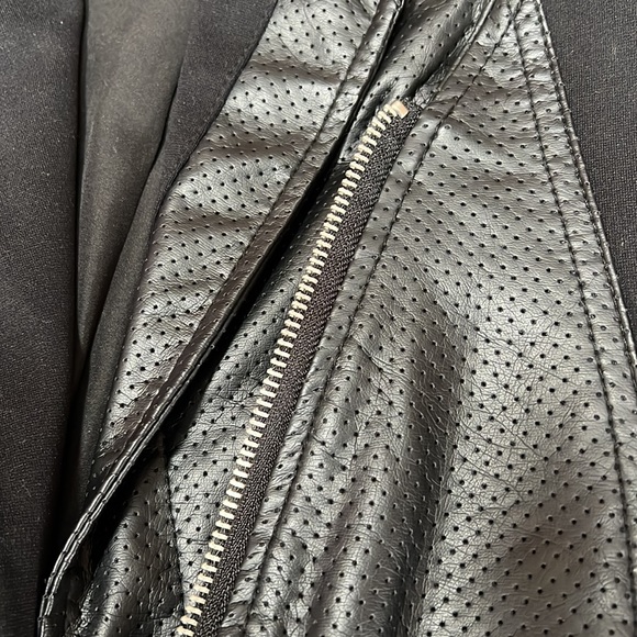 Black leather jacket - Picture 3 of 4